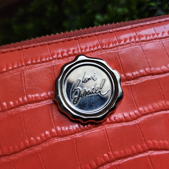 Henri Bendel Zippy Long Wallet Orange - Picture 2 of 12